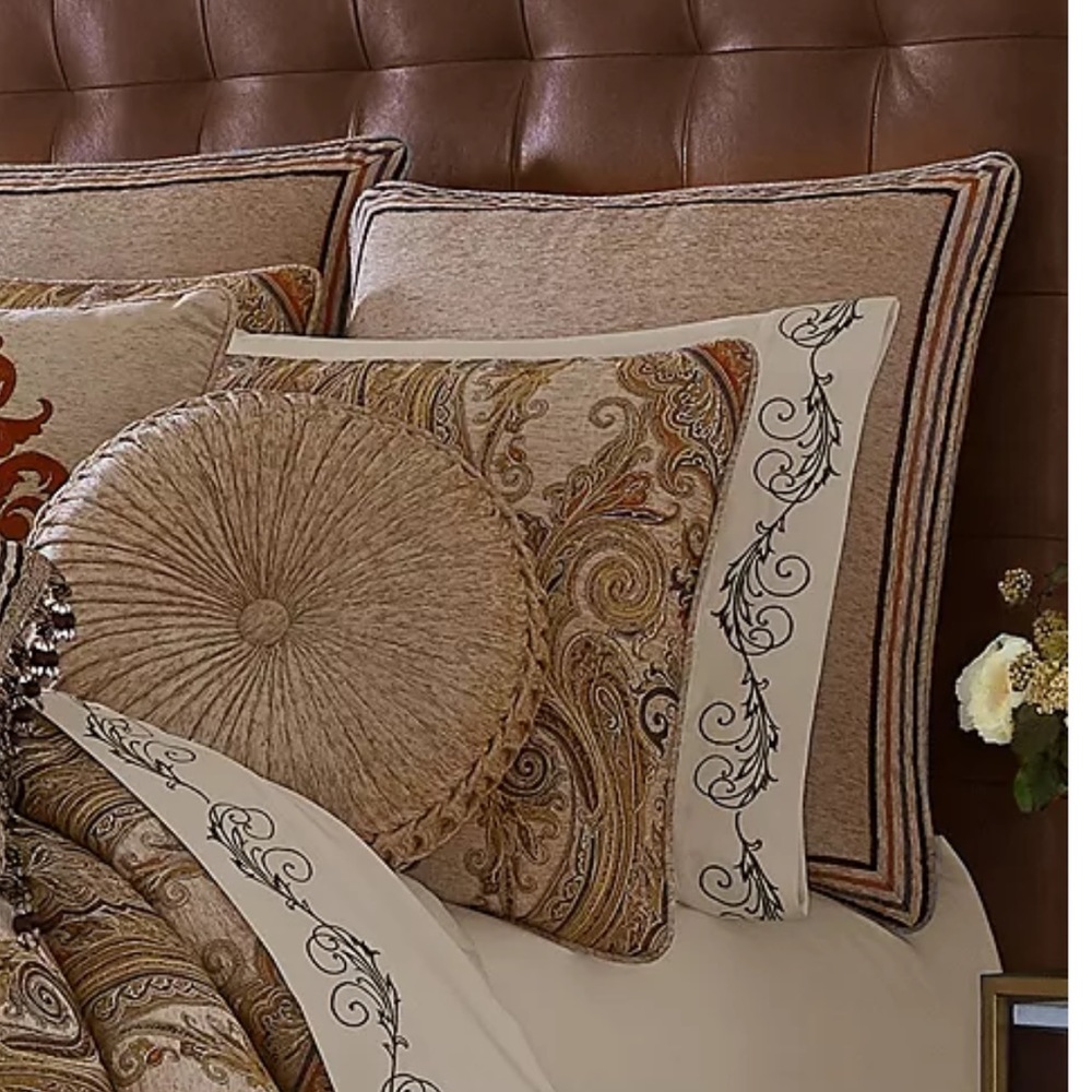 Bundle Of J. Queen New York Luciana Beige And Milano Euro Shams.